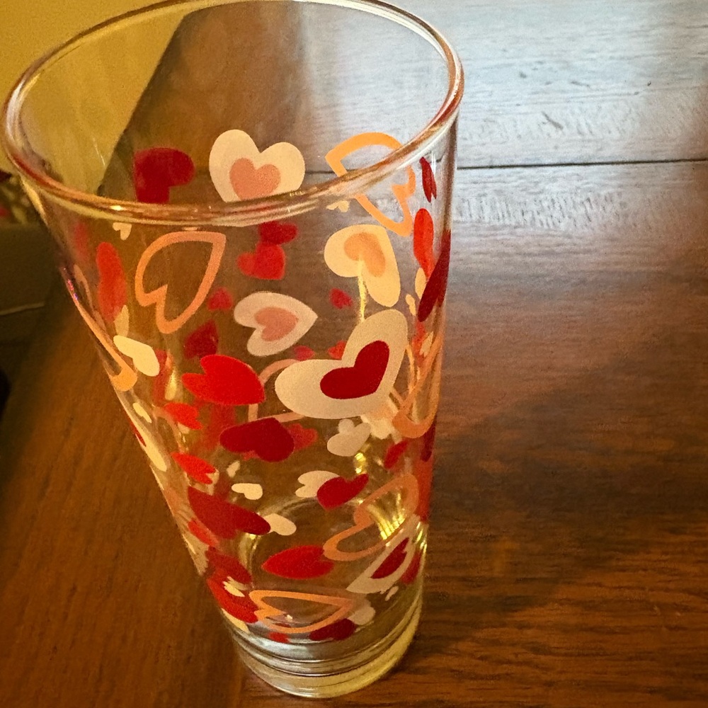 Charming Heart-Patterned Glass Set - Picture 2 of 2